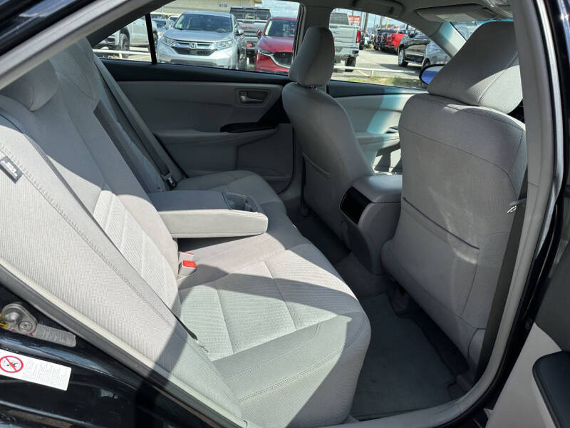 2017 Toyota Camry LE