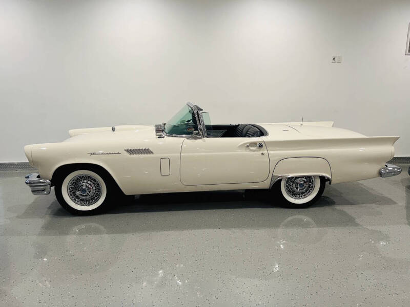 1957 Ford Thunderbird