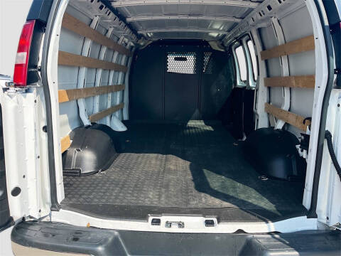 2022 GMC Savana 2500