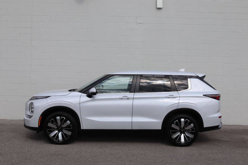 2025 Mitsubishi Outlander SE