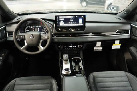 2026 Mitsubishi Outlander LE