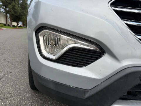 2016 Hyundai Santa Fe SE