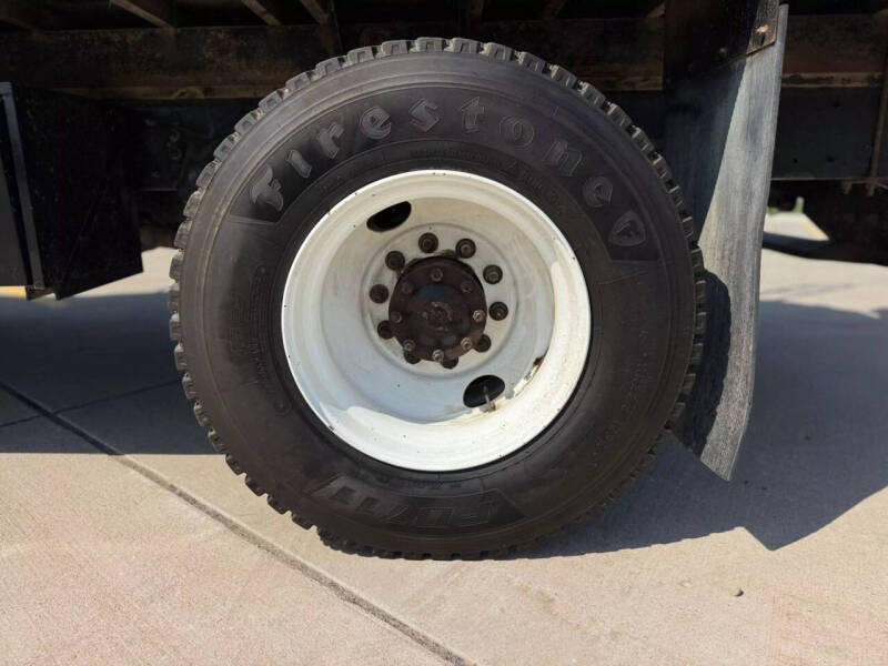 2019 Freightliner M2 106