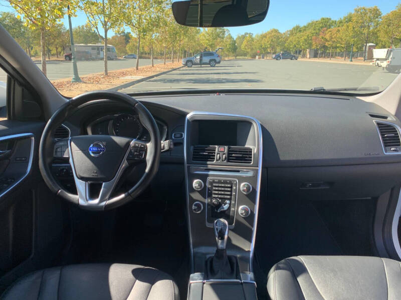 2016 Volvo XC60 T5 Premier