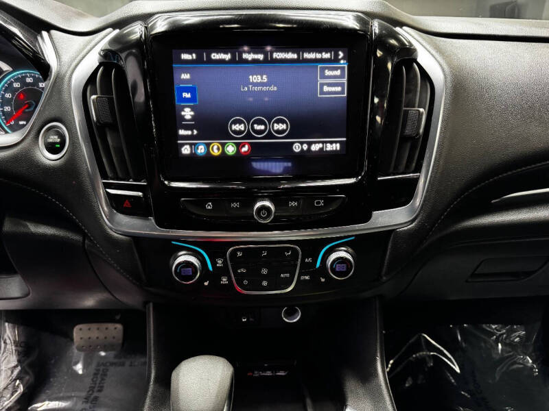 2022 Chevrolet Traverse LT Cloth