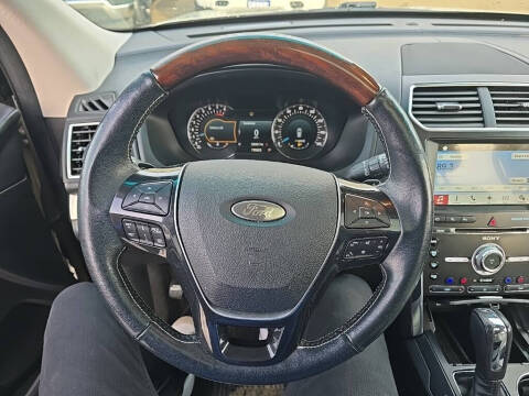 2017 Ford Explorer Platinum