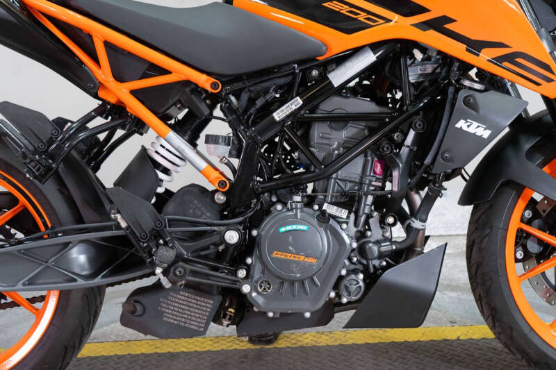 2023 KTM 200 Duke