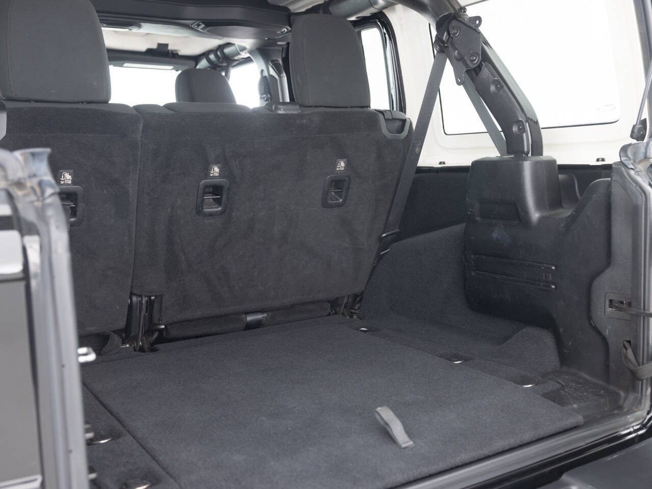 Used Car 2018 Jeep Wrangler Unlimited  Sport S 4x4 4dr Suv (midyear Release) For Sale Under $20,000 In Coal City, Illinois