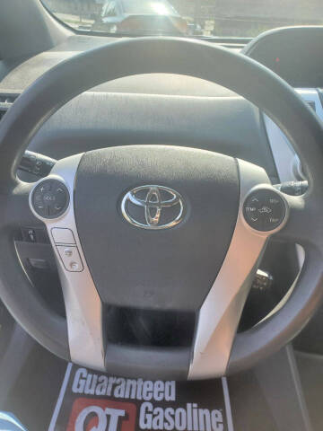 2012 Toyota Prius v Two