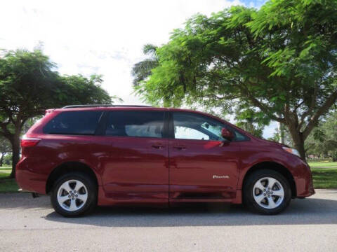 2020 Toyota Sienna LE Mobility 7-Passenger