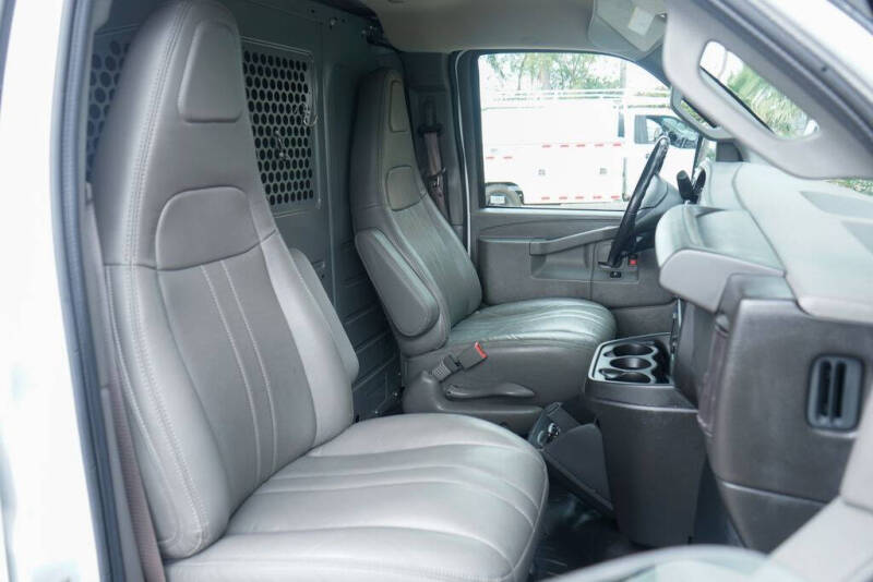 2023 Chevrolet Express 2500