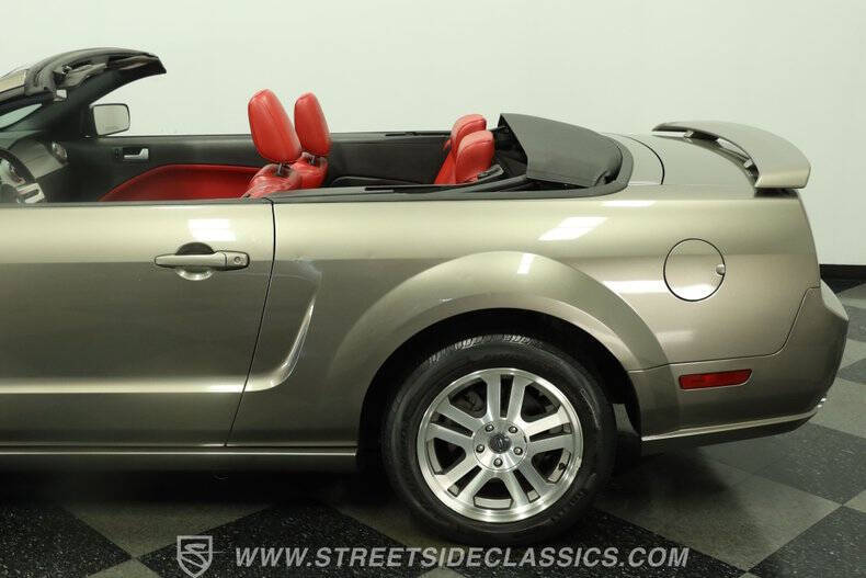 2005 Ford Mustang