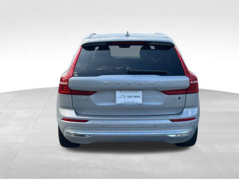 2023 Volvo XC60 B5 Ultimate Bright Theme