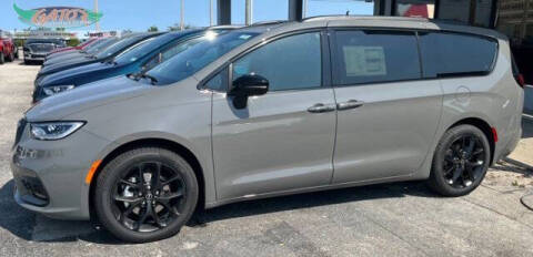 2025 Chrysler Pacifica for sale at GATOR'S IMPORT SUPERSTORE in Melbourne FL