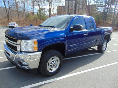 2013 Chevrolet Silverado 2500HD for sale at Lakewood Auto Body LLC in Waterbury CT