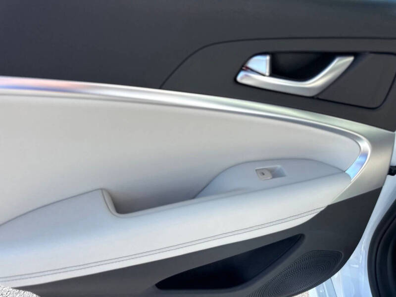 2025 Genesis G70