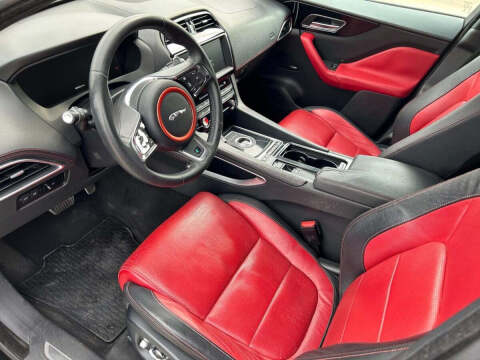 2018 Jaguar F-PACE 25t R-Sport