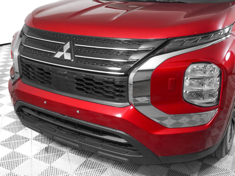 2022 Mitsubishi Outlander ES