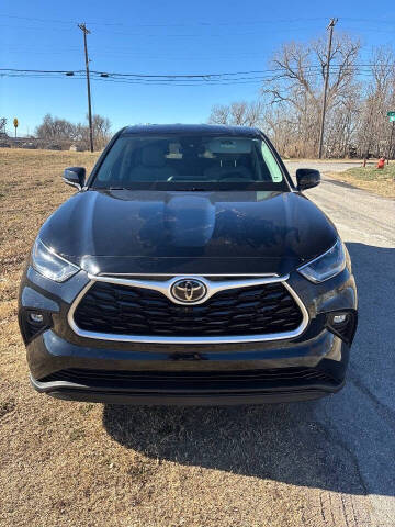 2021 Toyota Highlander LE