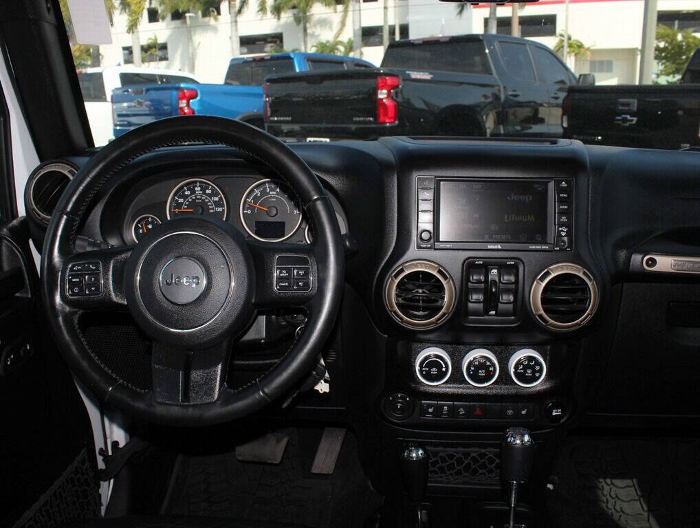 2017 Jeep Wrangler Unlimited  - $29,995