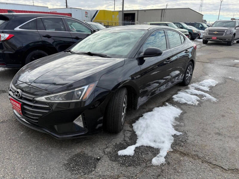 2019 Hyundai Elantra SE's photo