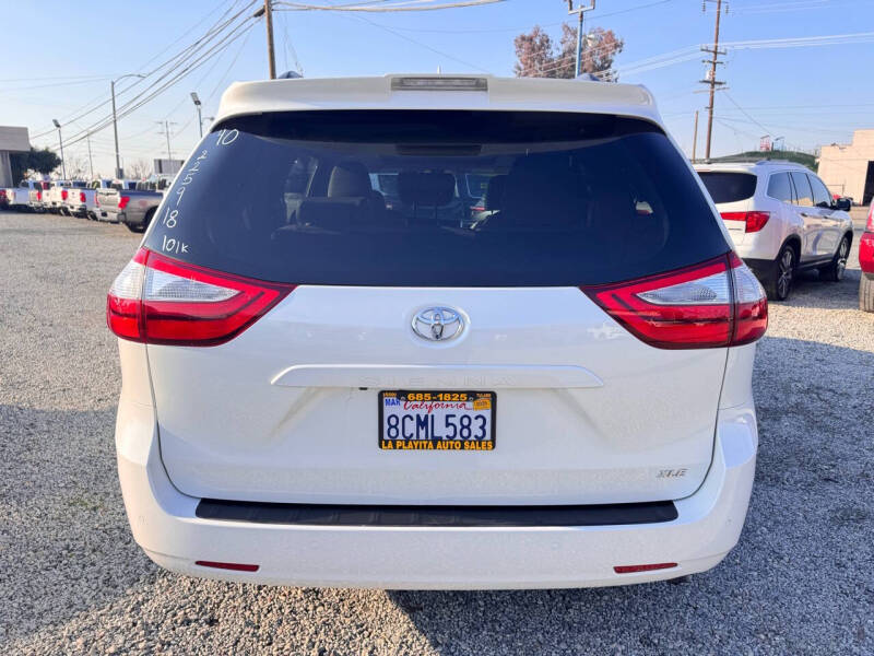 2018 Toyota Sienna XLE 7-Passenger Auto Access Seat