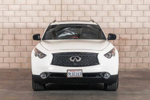 2017 Infiniti QX70