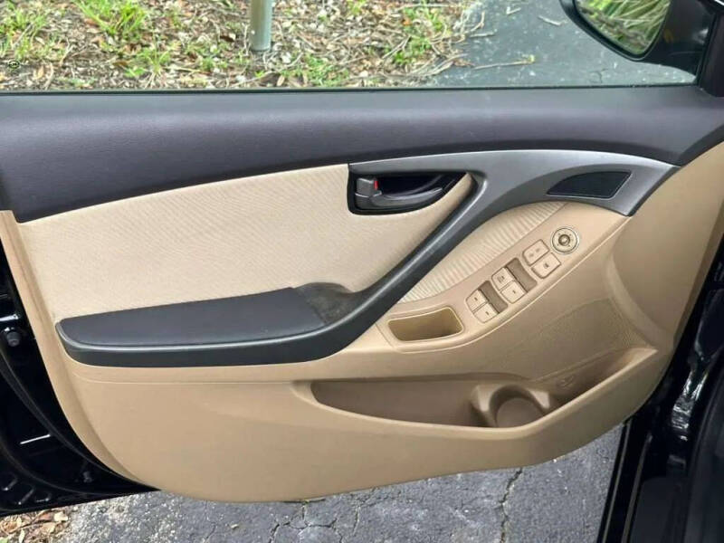 2012 Hyundai Elantra