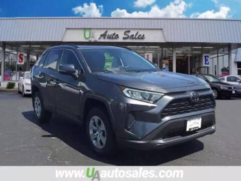 2020 Toyota RAV4 LE