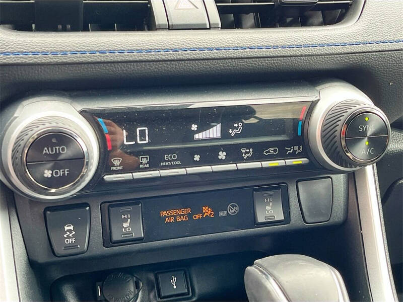 2022 Toyota RAV4 Hybrid SE