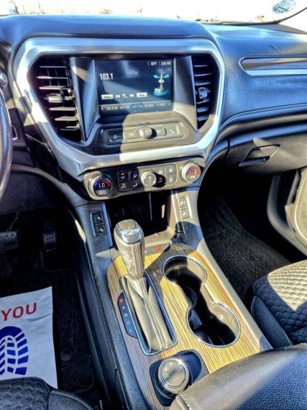 2017 GMC Acadia SLE-2