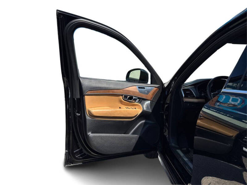 2016 Volvo XC90 T6 First Edition