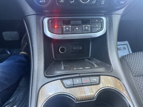 2022 GMC Acadia SLE
