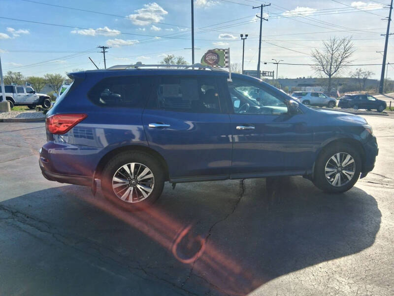 2017 Nissan Pathfinder SV