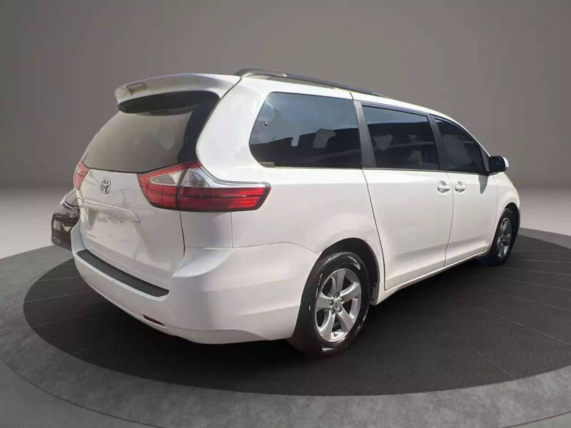 2017 Toyota Sienna
