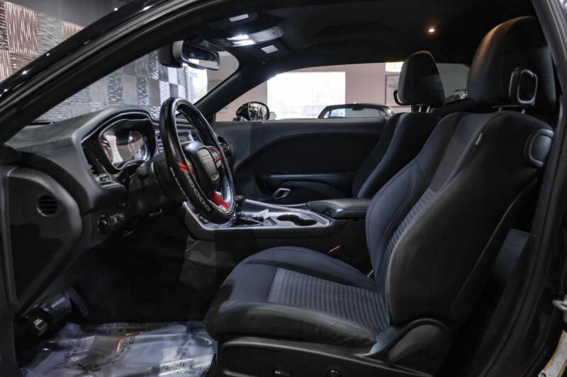 2015 Dodge Challenger SXT