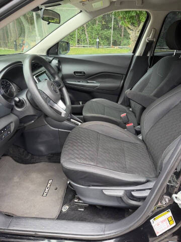 2021 Nissan Kicks S
