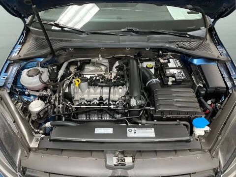 2019 Volkswagen Golf SE