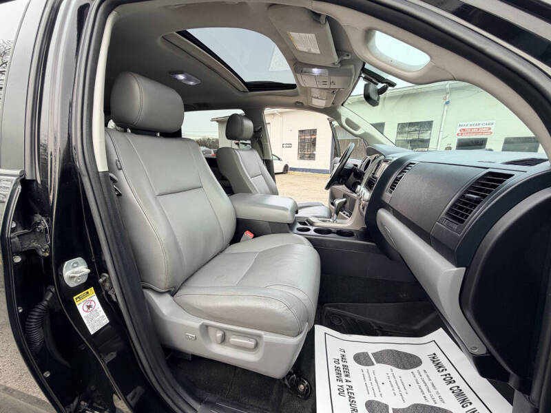 2013 Toyota Sequoia SR5