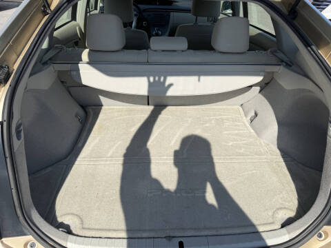 2010 Toyota Prius III