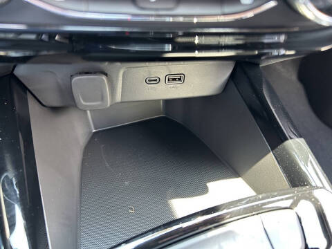 2025 Chevrolet Trax RS