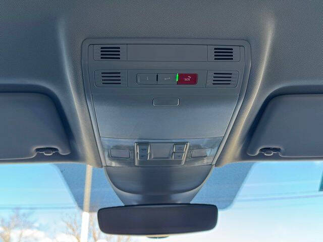 2024 Volkswagen Taos SE 4Motion