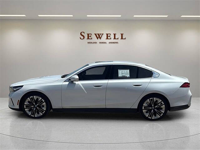 2025 BMW 5 Series 530i xDrive