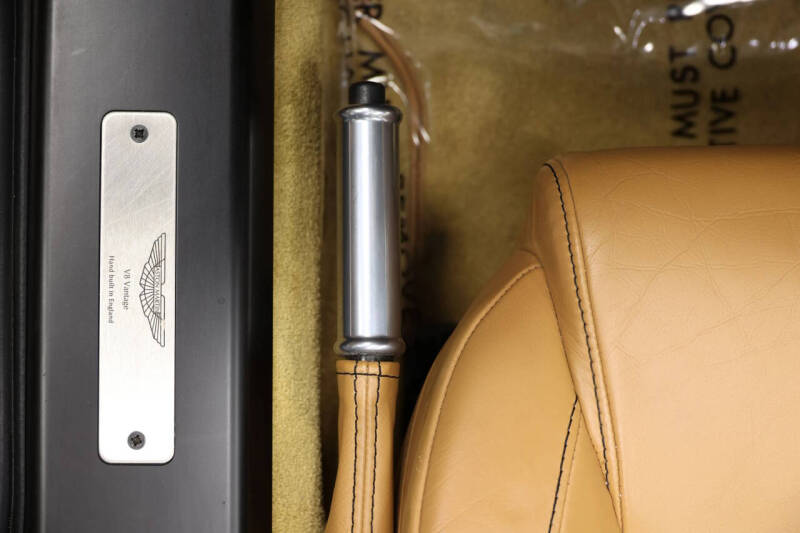 2012 Aston Martin V8 Vantage Roadster