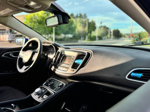 2015 Chrysler 200 Limited