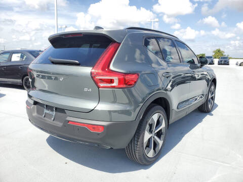 2026 Volvo XC40 B4 Plus