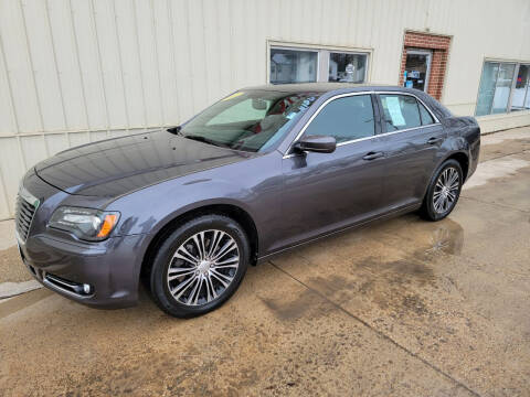 2013 Chrysler 300 for sale at De Anda Auto Sales in Storm Lake IA
