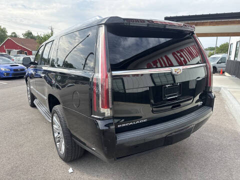 2017 Cadillac Escalade ESV Luxury