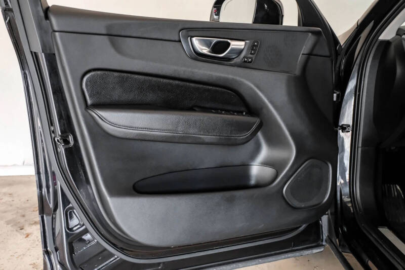 2021 Volvo XC60 T5 Momentum