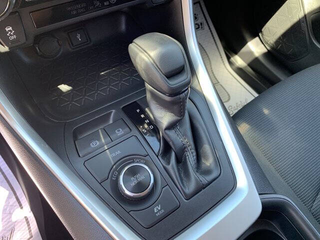 2020 Toyota RAV4 Hybrid LE